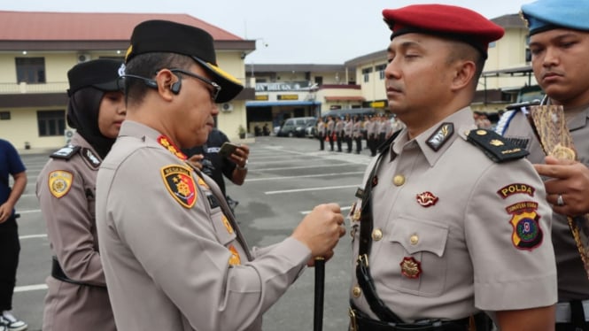 Kompol Teuku Fathir terima Sertijab dari Kapolrestabes Medan, Kombes Teddy Jhon Sahala Marbun.