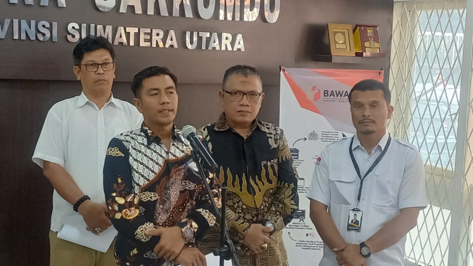 Ketua Bawaslu Batubara, M Amin Lubis berikan keterangan di Kantor Bawaslu Sumut.