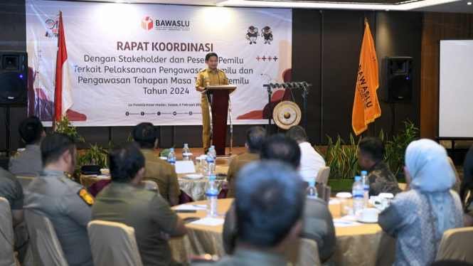 Pj Gubernur Sumut, Hassanudin saat Rakor Peserta Pemilu dan Pengawasan Tahapan Masa Tenang Pemilu 2024.