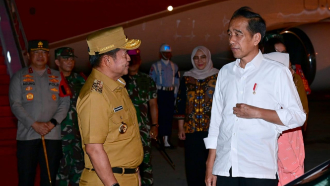 Pj Gubernur Sumut, Hassanudin sambut kedatangan Presiden RI, Joko Widodo di Bandara Kualanamu.