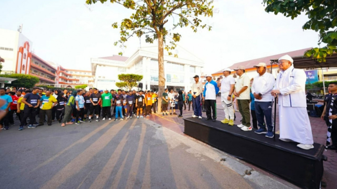 Ribuan peserta dan mahasiswa internasional meriahkan run and walk Milad UMSU Ke-67.