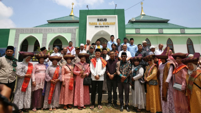 Musa Rajekshah 'Ijeck' resmikan Masjid Al Musannif ke-43 di Kabupaten Karo.