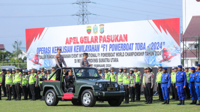 Kapolda Sumut, Irjen Pol Agung Setya Imam Effendi pimpin Apel Gelar Pasukan Pengamanan F1 Powerboat 2024.