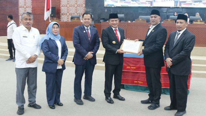 Pj Gubernur Sumut, Hassanudin bersama DPRD Sumut menyepakati bersama Perda.