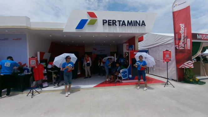 Booth Pertamina di venue Pertamina Grand Prix of Indonesia F1 Powerboat 2024 Danau Toba.