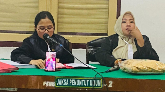 JPU membacakan tuntutan terdakwa kasus ganja secara virtual di PN Medan.