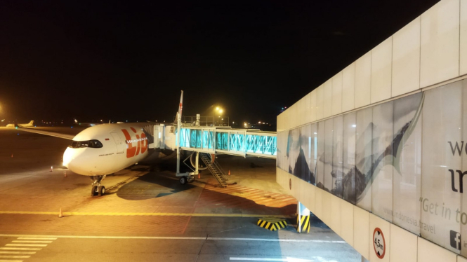 Pesawat Lion Air saat mendarat di Bandara Kualanamu.
