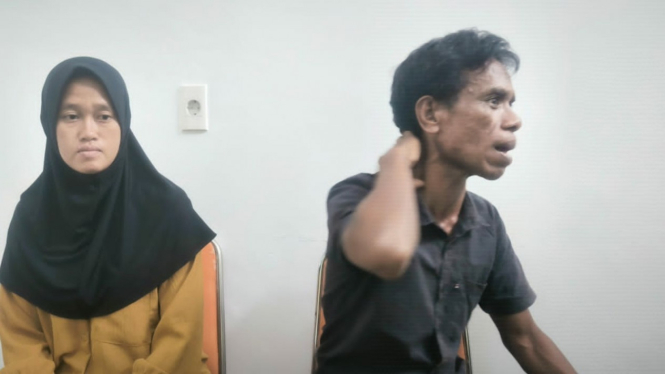 Ramli (kanan) orang tua korban diterkam harimau di Langkat, Sumut.