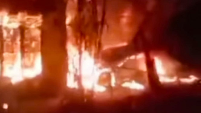 Rumah wartawan di Labuhanbatu, Sumut, diduga dibakar OTK.