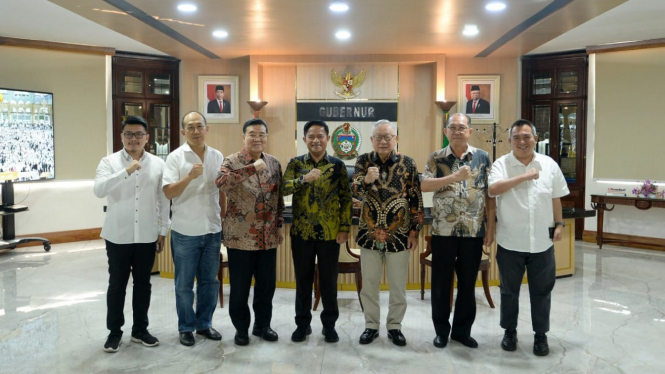 Pj Gubernur Sumut, Hassanudin menerima audiensi Perhimpunan MITSU di ruang kerjanya.