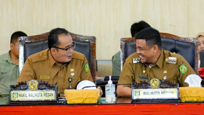 Wakil Wali Kota Medan, Aulia Rachman bersama Wali Kota Medan, Bobby Nasution.