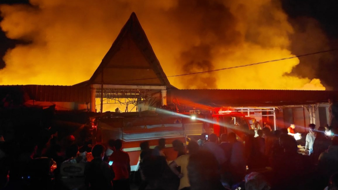 Pasar tradisional Tarutung Kabupaten Taput terbakar.