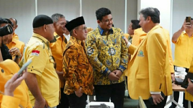 Bobby Nasution bertemu dengan Ketum DPP Golkar, Airlangga Hartarto.