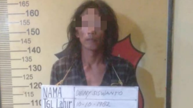 Deni alias Gondrong (43), pelaku pencurian sepeda motor ditangkap polisi.