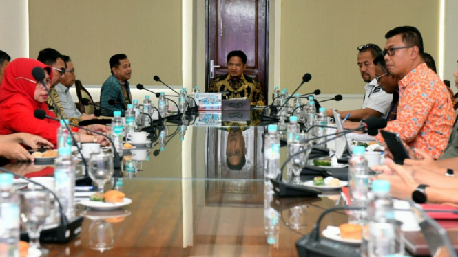 Pj Gubernur Sumut, Hassanudin pimpin rapat persiapan PON 2024.