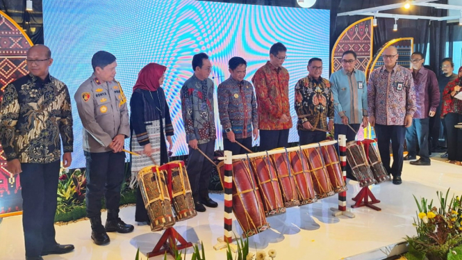 Pj Gubernur Sumut, Hassanudin meresmikan Kantor LPS di Medan.