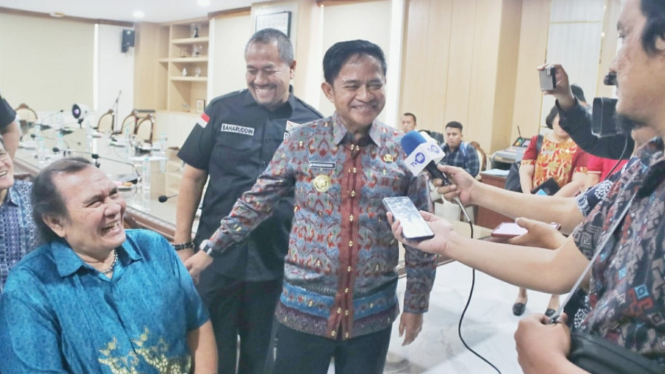 Pj Gubernur Sumut, Hassanudin bersama Ketua NPC Indonesia, Senny Marbun.