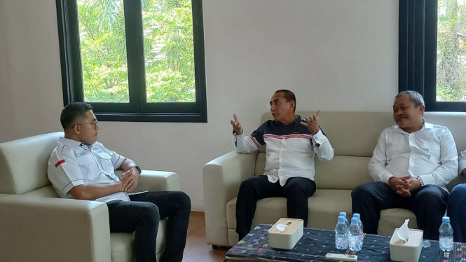 Edy Rahmayadi bersama Ketua DPD Demokrat Sumut, Lokot Nasution.