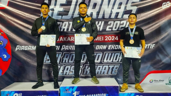 Personel Polda Sumut, Briptu Arnold (tengah) raih emas di Kejurnas Karate ASKI 2024.