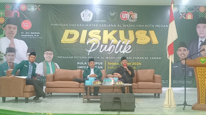 Tokoh masyarakat Sumut, Nikson Nababan menghadiri diskusi publik di Kampus UNIVA, Medan.