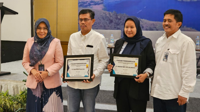 Propernas dianugerahi dua penghargaan dari BTN KC Medan.