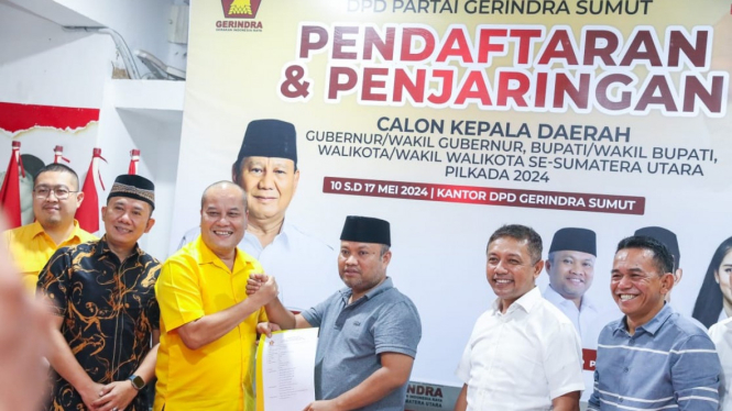 Tim Ijeck saat mengembalikan formulir pendaftaran Bacalon Gubernur Sumut ke DPD Gerindra Sumut.