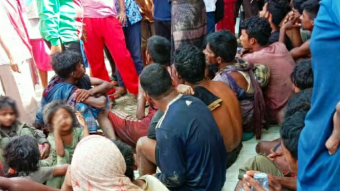 Warga etnis Rohingya saat berlabuh di Kabupaten Langkat.