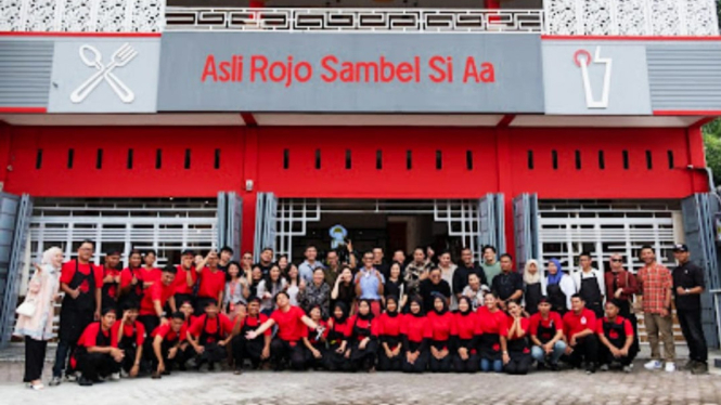 Rojo Sambel kolaborasi dengan Grup Adya buka outlet baru di Pematangsiantar.