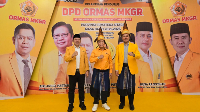 Ketua DPD Golkar Sumut, Musa Rajekshah bersama Ketua MKGR Sumut, Darma Putra Rangkuti.
