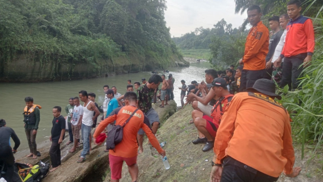 Lokasi pencarian 2 pria hanyut di pemandian alam Lau Penda, Kecamatan Kutalimbaru, Deliserdang.