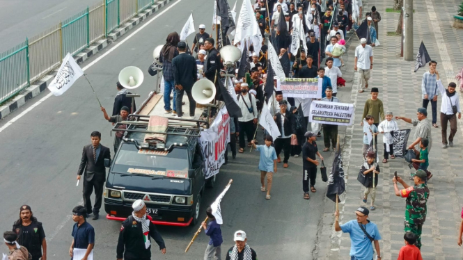 Ribuan massa gelar aksi bela Palestina di Kota Medan.