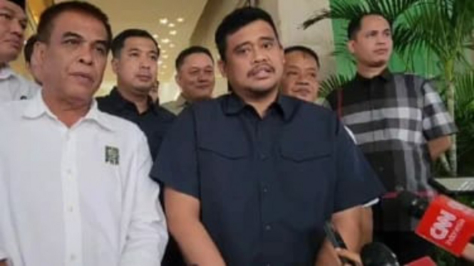 Bobby Nasution bersama Bupati Madina, Jafar Sukhairi Nasution (kiri) di DPP PKB di Jakarta.