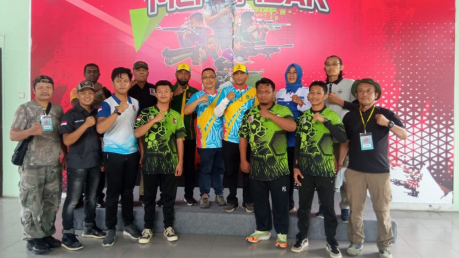 Ketua KONI Medan, Eddy H Sibarani meninjau cabor menembak Porkot Medan 2024.