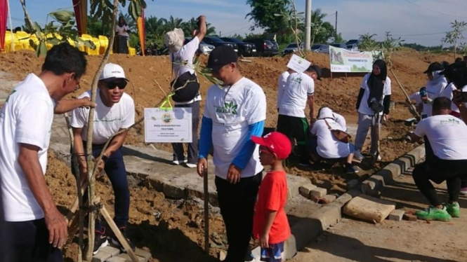 IKA Fakultas Teknik USU gandeng Propernas gelar penanaman ratusan pohon di Deliserdang.