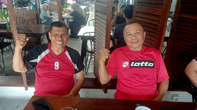 Pengurus klub sepakbola anggota PSMS Medan, Sari Azhar Tanjung dan H Fajar Pratama.