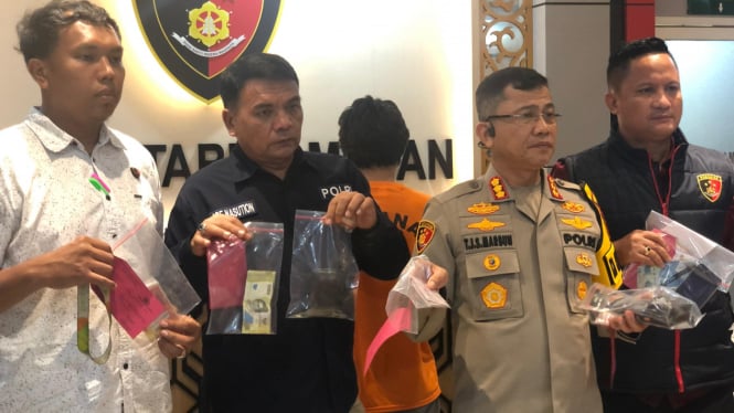 Kapolrestabes Medan Kombes Pol Teddy JS Marbun pimpin press rilis pengungkapan kasus.