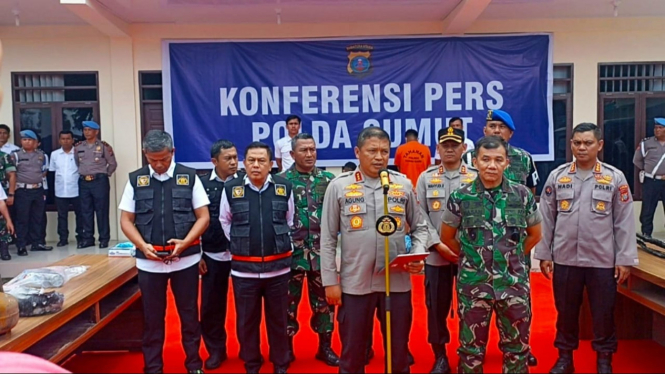 Kapolda Sumut Komjen Pol Agung Setya Imam Effendi bersama Pangdam I/BB Mayjen TNI Mochammad Hasan.