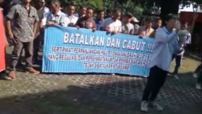 Aksi demontrasi puluhan petani dari Kecamatan Merlung dan Tungkal Ulu, Kabupaten Tanjung Jabung Barat, Jambi, didepan Gedung KPK.