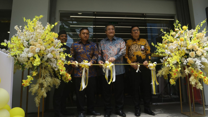 Peresmian kantor cabang baru Maybank Sekuritas di Jalan KH Zainul Arifin, Kota Medan, Kamis 25 Juli 2024.