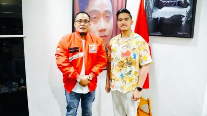 Aulia Rachman bersama Ketua Umum PSI, Kaesang Pangarep.