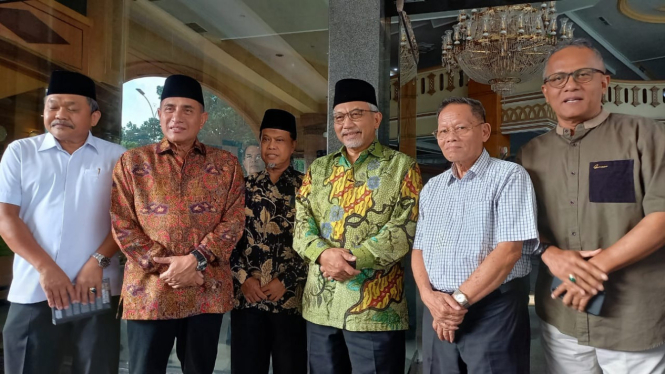 Presiden PKS, Ahmad Syaikhu bersama Edy Rahmayadi saat kunjungan ke Kota Medan.