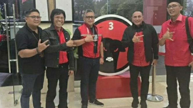 Edy Rahmayadi bersama Sekjen PDIP, Hasto Kristiyanto.