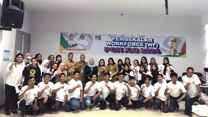 Pembekalan bimtek green volunteer PON 2024 di bidang humas dan IT.