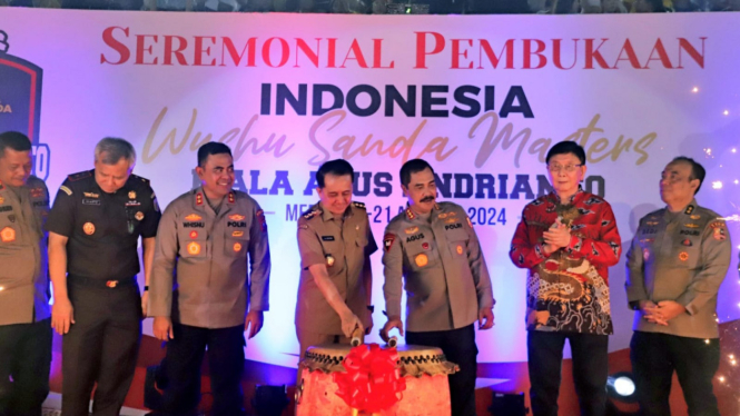 Pembukaan Kejuaraan Indonesia Wushu Sanda Masters Piala Agus Adrianto.