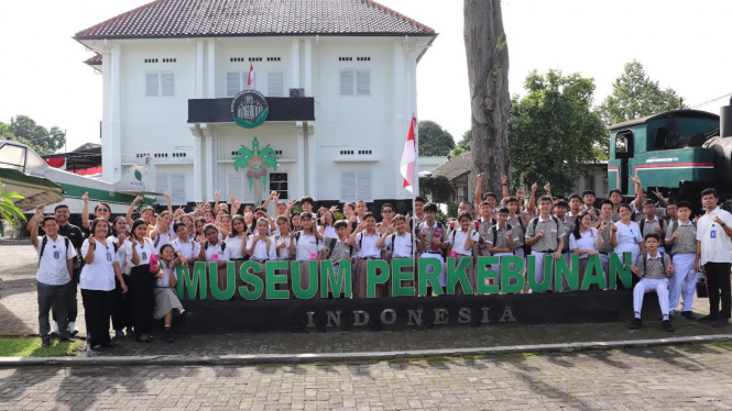 Pelajar SLB Karya Murni bersama Bank Mestika berkunjung ke MUSPERIN.