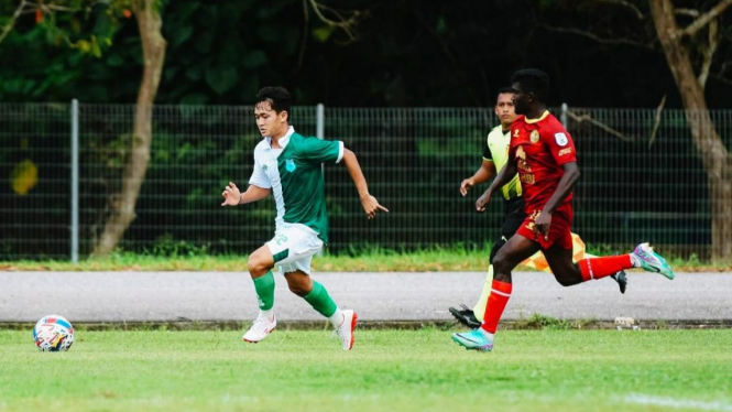 Laga PSMS Medan dengan Negeri Sembilan FC di Stadion Mini Tapin, Malaysia.