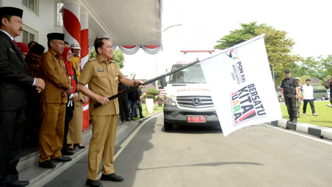 Pelepasan Parade Ambulans dalam rangka menyukseskan PON XXI Aceh-Sumut.