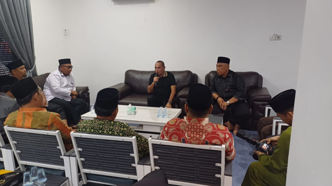 Bacalon Gubernur Sumut, Edy Rahmayadi saat bertemu dengan ustaz dan ustazah dari Kota Binjai.