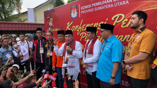 Edy Rahmayadi dan Hasan Basri Sagala di KPU Sumut.