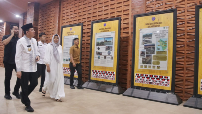 Pj Gubernur Sumut, Agus Fatoni meninjau Bandara AH Nasution di Kabupaten Madina.